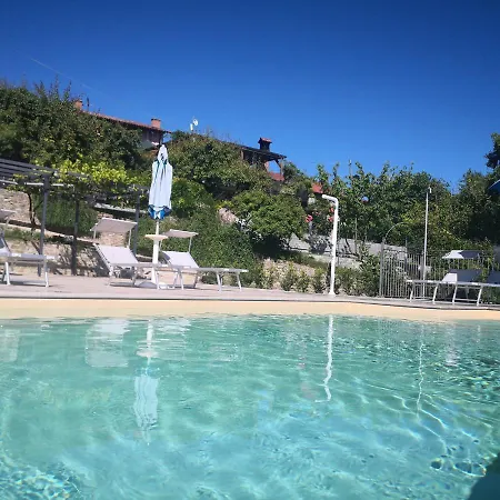 Da Fabiana, Ristorante E In Alta Langa Bed & Breakfast